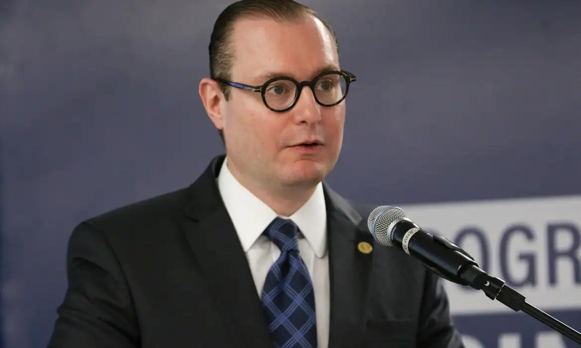 O ministro Cristiano Zanin, do STF, em foto de arquivo de 2023, durante seminário no Supremo