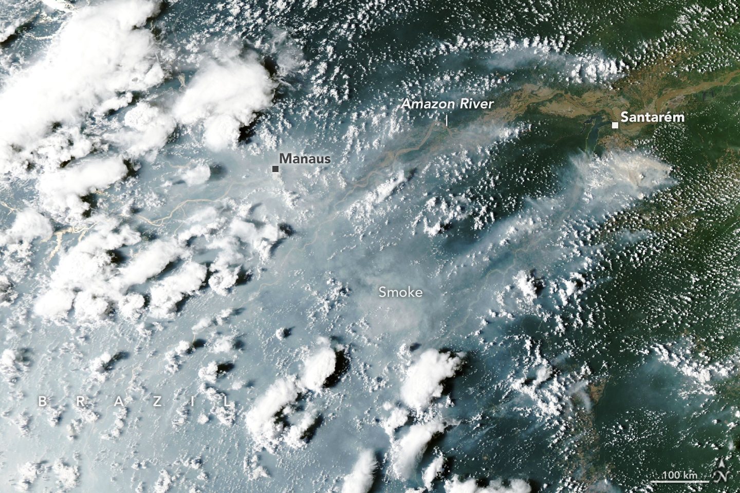Imagem de satélite da fumaça sobre o Amazonas, com Manaus marcada