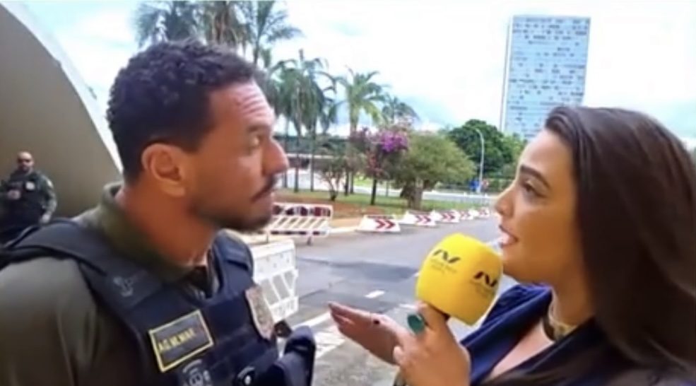 Auri Verde Brasil, por meio de publicação e transmissão nas redes sociais.