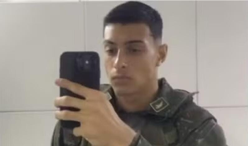 Pedro Gabriel, de 20 anos, em foto divulgada pela família, que pede notícias dele